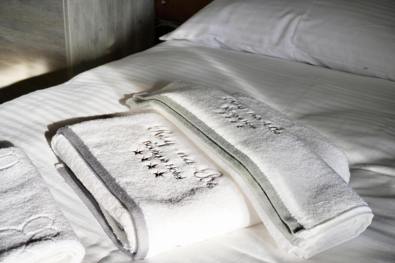 Reynabe Boutique Hotel ディキリ エクステリア 写真